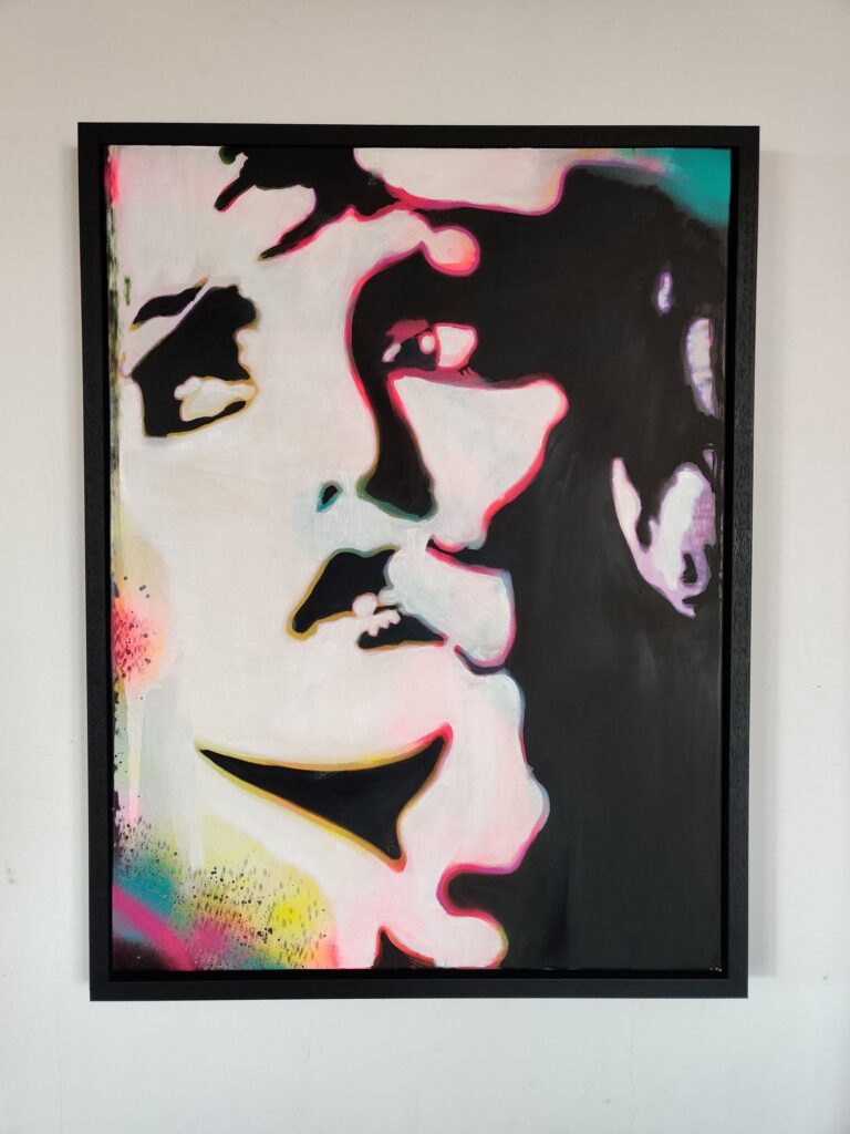 Expressief pop-art portret geïnspireerd door Debbie Harry. Contrasterende zwart-witte vlakken met neonroze, turquoise en gele accenten creëren een dynamisch mixed-media kunstwerk met invloeden uit punk, new wave en street art.